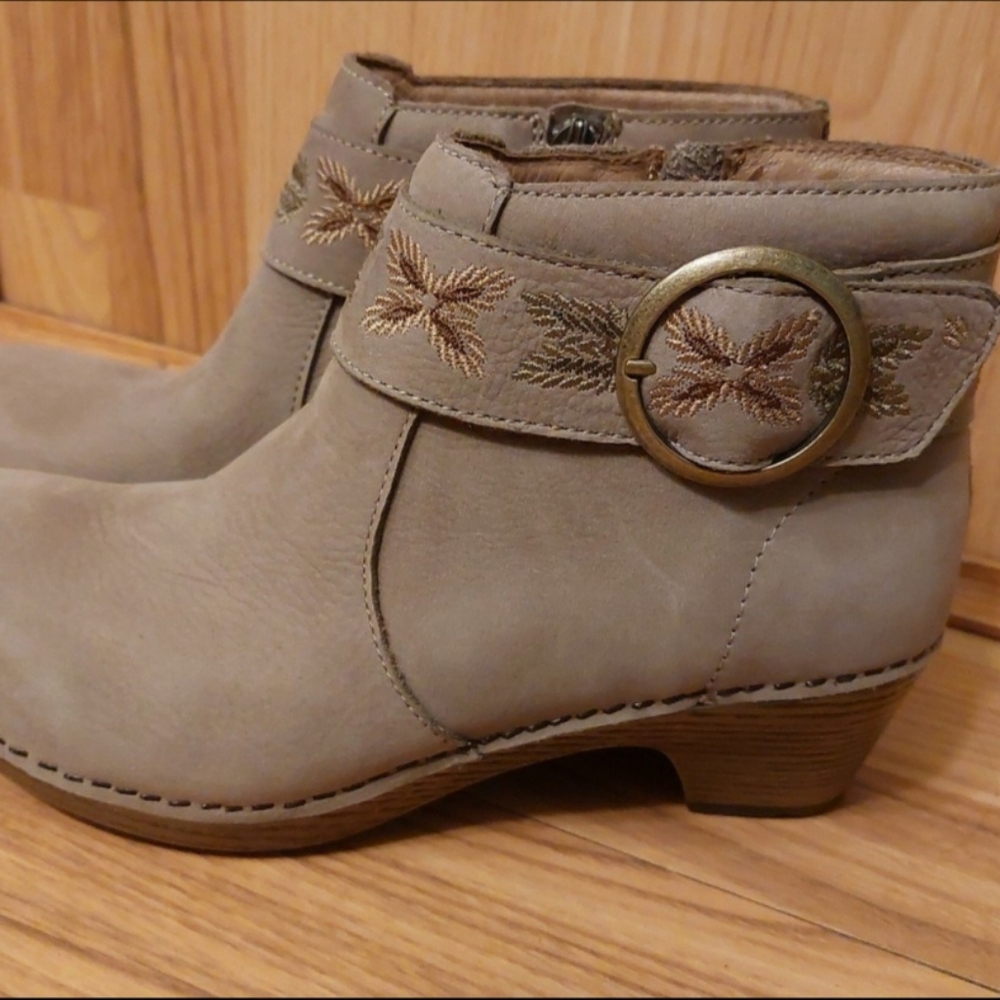 Women's Dansko ankle boots size 37